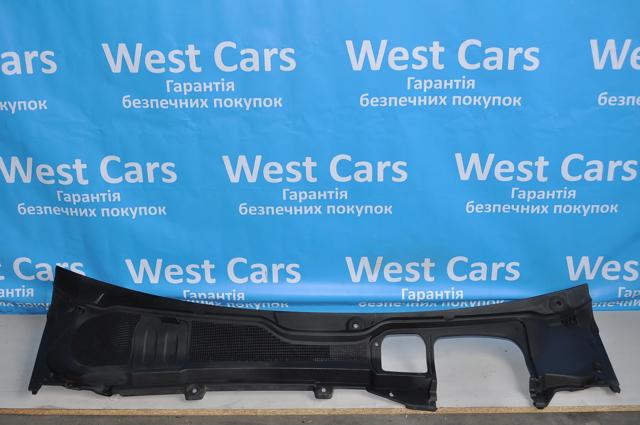 Водостік лобового скла, жабо LR066617 Land Rover