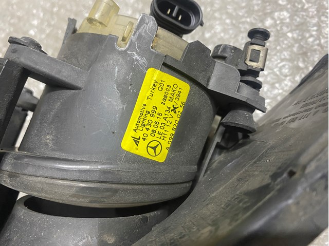 Купити A0998200256 Mercedes Протитуманка права