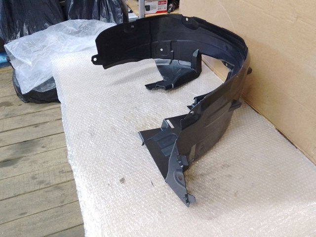 Скло задньої двері правої 823003816R Renault (RVI)