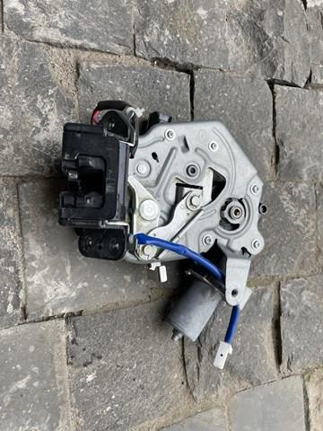 Купити KB7W67450 Mazda Двигун склоочисника заднього скла