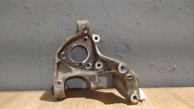 5QN505435 VAG Цапфа поворотна ліва