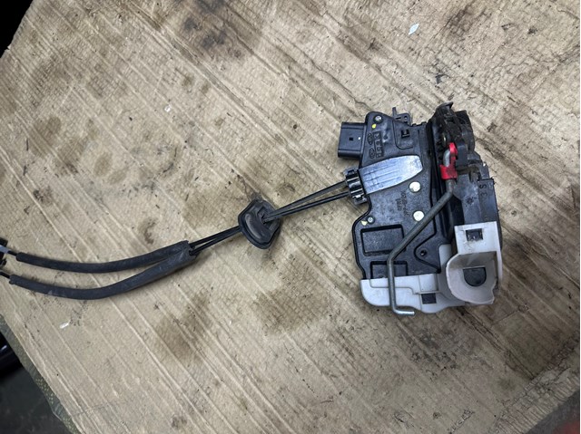 Замок передніх пасажирських дверей Hyundai/Kia 813202T020 ціна, від 36.74 USD
