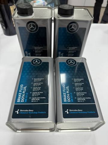 A000989560509 Mercedes Рідина гальмівна