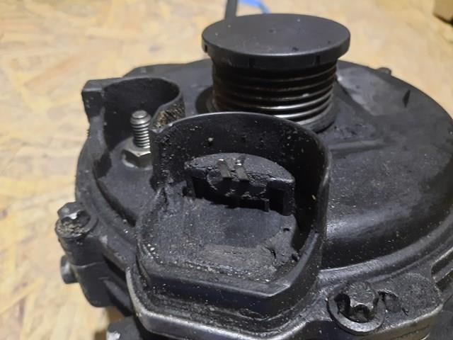 Кронштейн генератора A6111550007 Mercedes