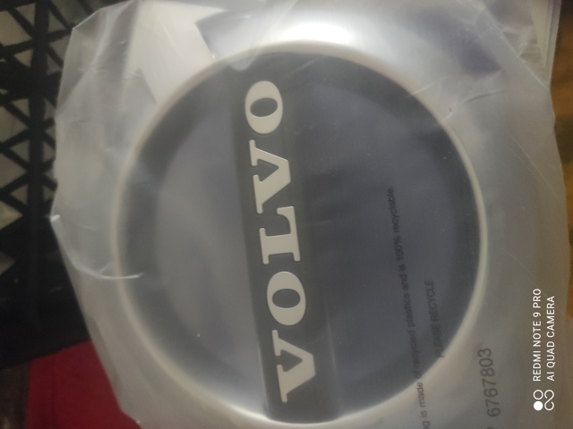 Емблема на решітку радіатора Volvo 31383645 ціна, від 33.78 USD
