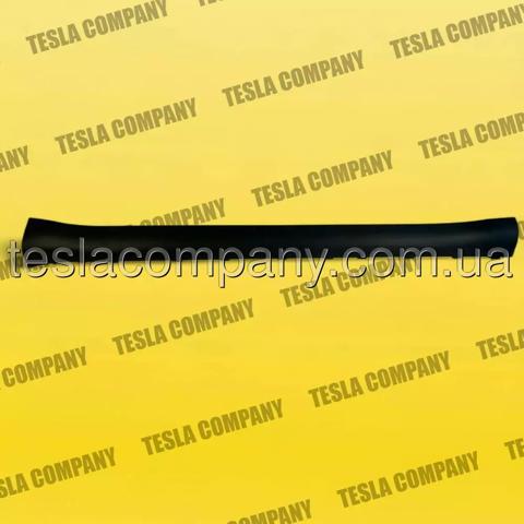 Накладка зовнішня (молдинг) порога, правий 149774400B Tesla
