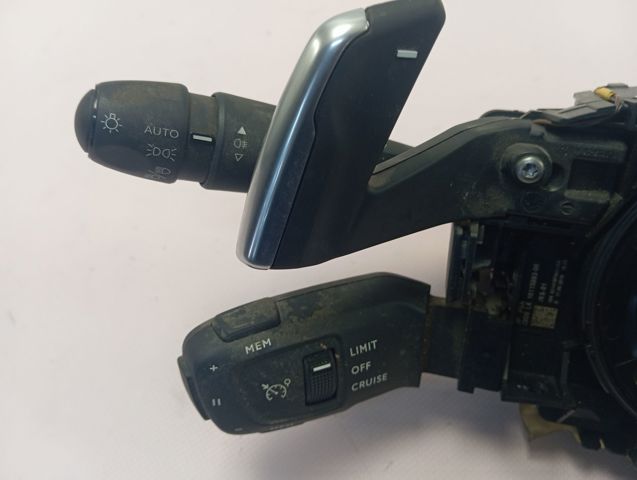 Підрульовий перемикач 98312607ZD Peugeot/Citroen