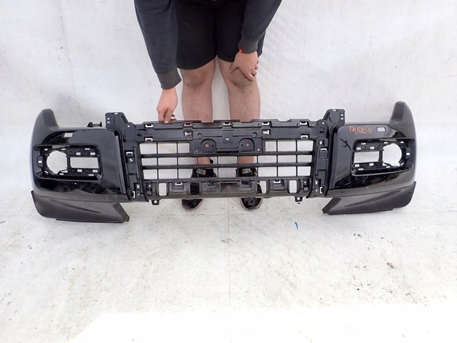 6400G152ZZ Mitsubishi Бампер передній в зборі