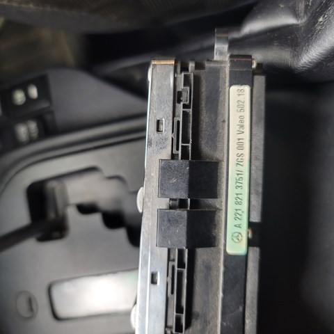  Mercedes A2218213751 ціна, від 76.01 USD