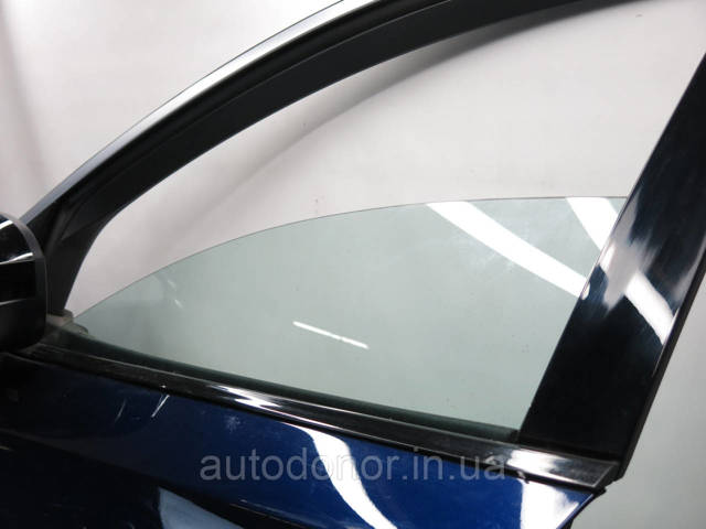 Скло передніх дверей, лівих Nissan/Infiniti 803015MP5A