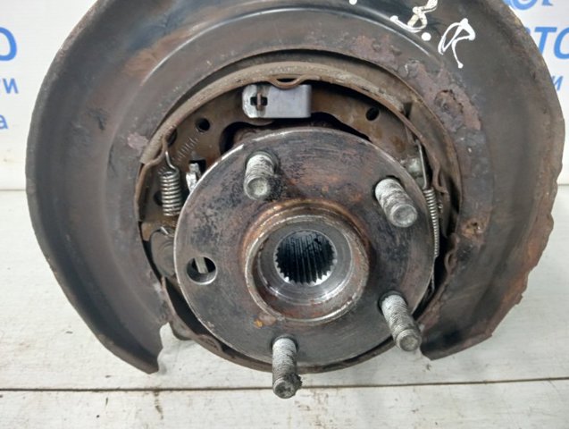 Цапфа - поворотний кулак задній, правий 28411SG000 Subaru