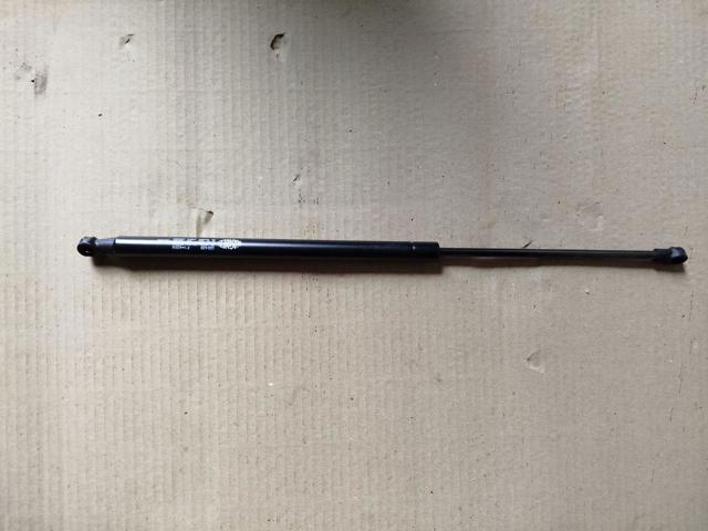 Амортизатор кришки багажника Magneti Marelli GS0428