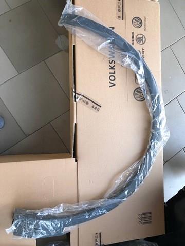 Молдинг передньої арки колеса, правий VAG 5NN854732B9B9 ціна, від 50.66 USD