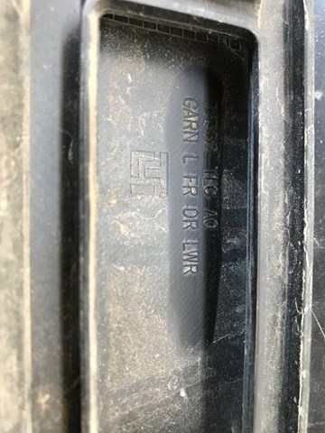 Накладка передньої лівої двері Honda 75332TLAA01