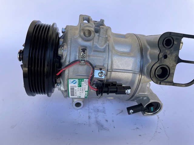Компресор кондиціонера 39038560 General Motors