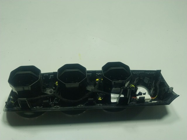 A1778306502 Mercedes Решітка повітропровода