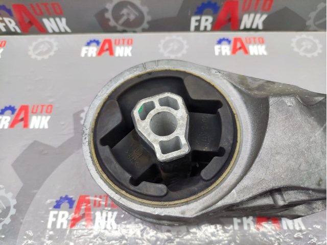 Опора двигуна задня General Motors 94543716