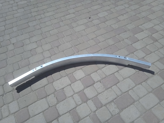 Шина бампера переднього Signeda PTS44002A ціна, від 59.54 USD