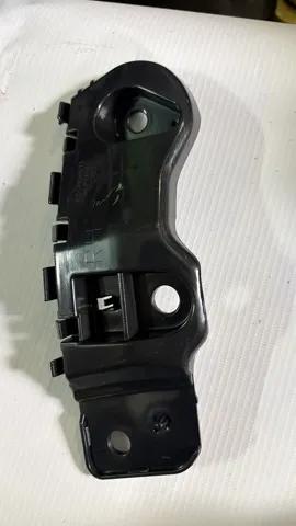 Купити KB8A500U1A Mazda Кронштейн бампера переднього, лівий