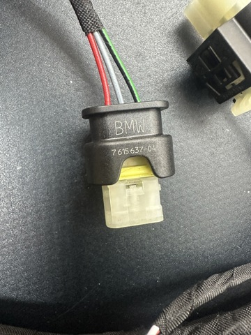 Купити 61128727476 BMW 