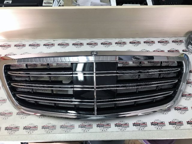Облицювання радіатора Mercedes A22288002839040 ціна, від 146.61 USD