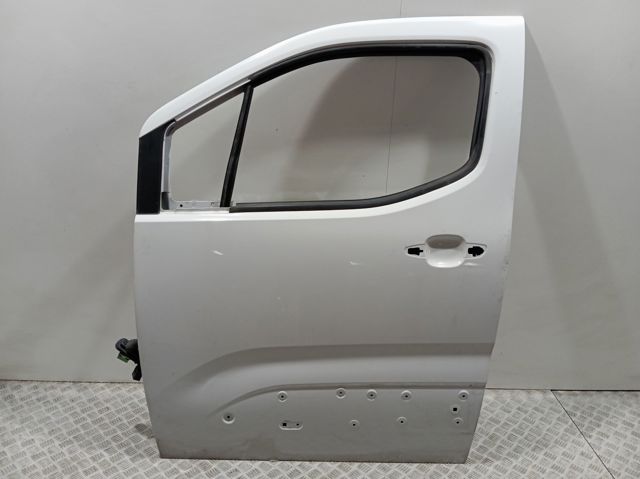 Двері передні ліві 9843490080 Peugeot/Citroen