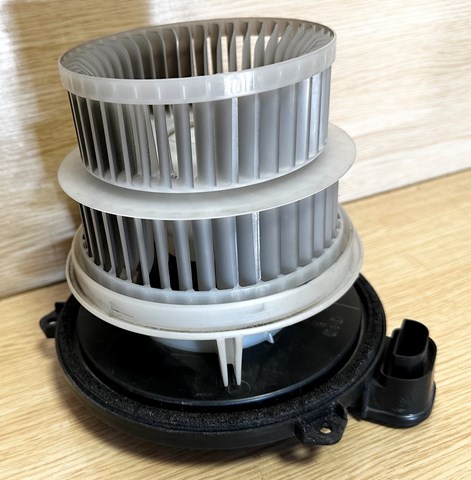 8710330470 Toyota Електромотор пічки