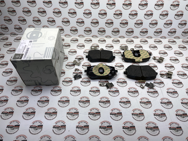 A0004205303 Mercedes Передні гальмівні колодки