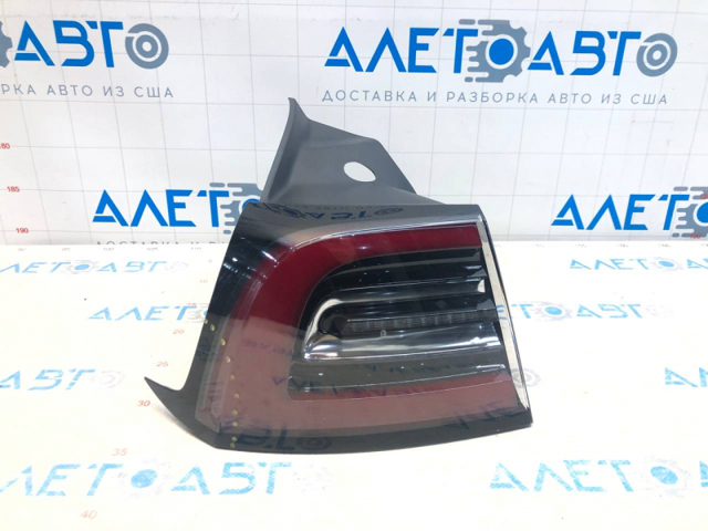 Ліхтар задній Tesla 107739700H ціна, від 76.00 USD