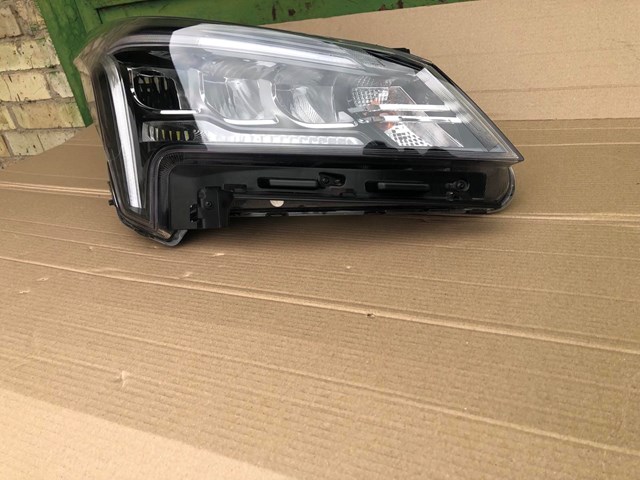 Фара передня права Hyundai/Kia 92102H0700