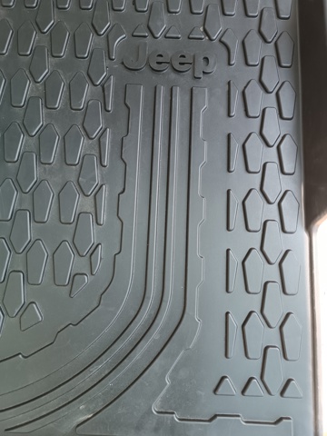 Купити 82214666 Chrysler Килимок багажника