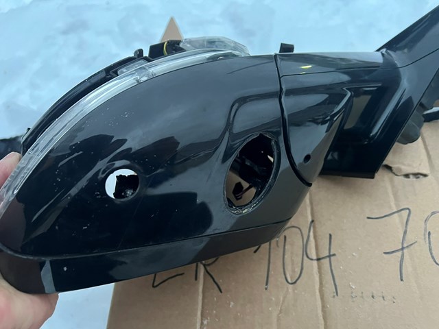 Купити LR104701 Land Rover 