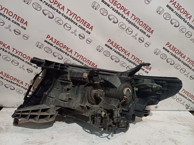 Фара передня права Toyota 8113060N10