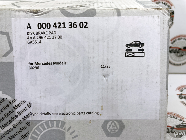 A0004213602 Mercedes Передні гальмівні колодки