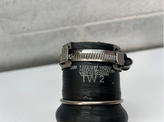 Патрубок повітряний, дросельної заслінки General Motors 98108468 ціна, від 40.22 USD