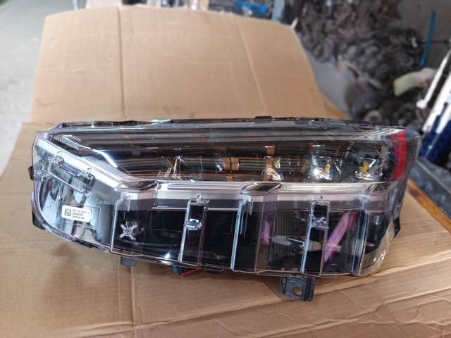 Купити LJ8B13E015 Ford Фара