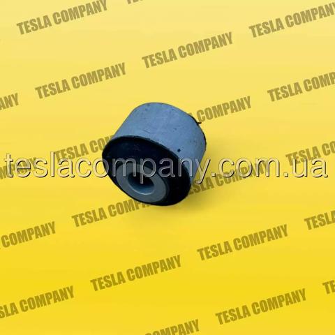 Тяга поперечна реактивна задньої підвіски 104396400C Tesla