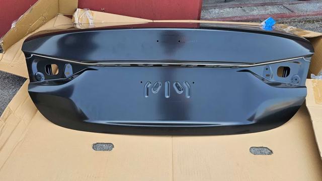 Купити GBY05261X Mazda Кришка багажника