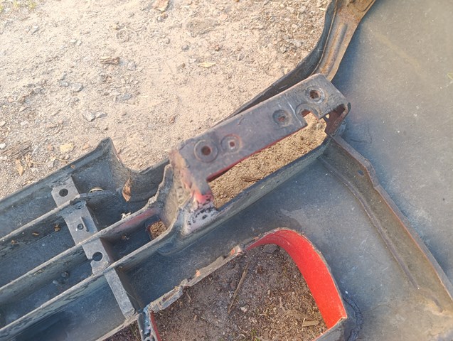 B01A50031 Mazda Бампер передній в зборі