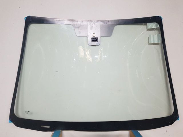 Скло лобове Mazda CC64639009D