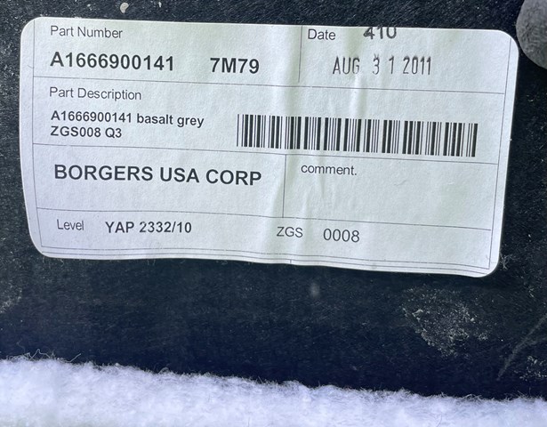 Купити A1666900141 Mercedes Облицювання багажного відсіку, ліве