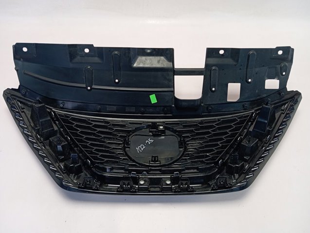 62398HV80A Nissan/Infiniti Решітка радіатора