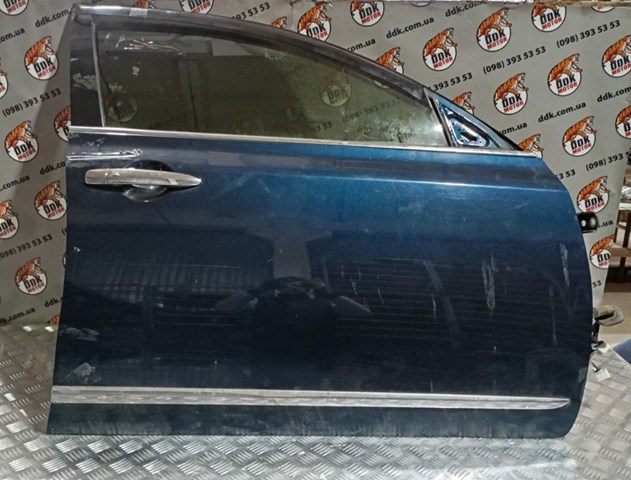 Пасажирські передні двері на Nissan Teana  J32