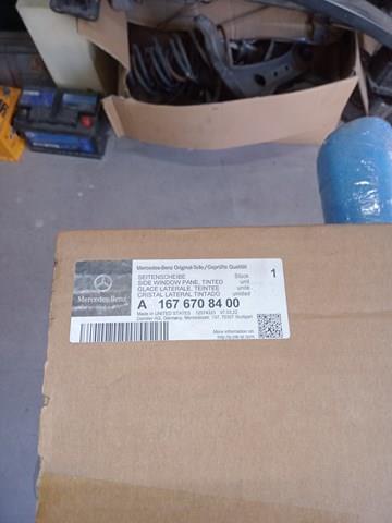 A1676708400 Mercedes Стукло багажника, праве