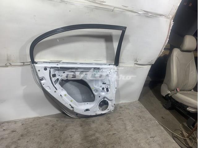  Двері задні, ліві Toyota Avensis 1