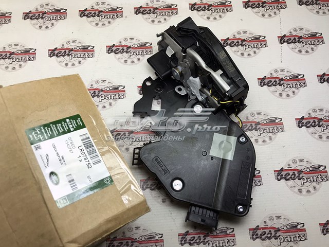 Замок задньої двері, лівої LR078752 Land Rover