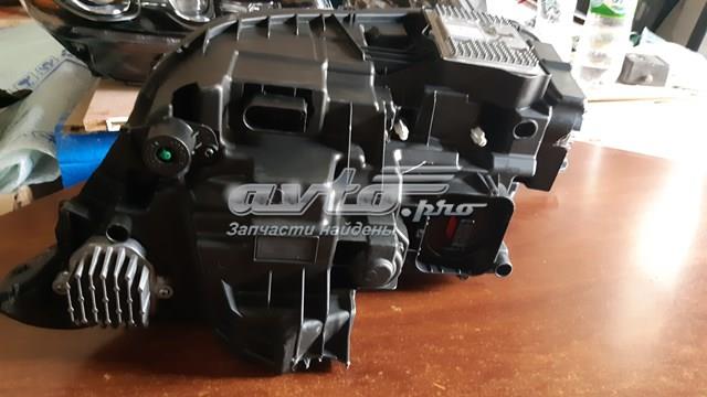 Купити 31446687 Volvo Права блок фара