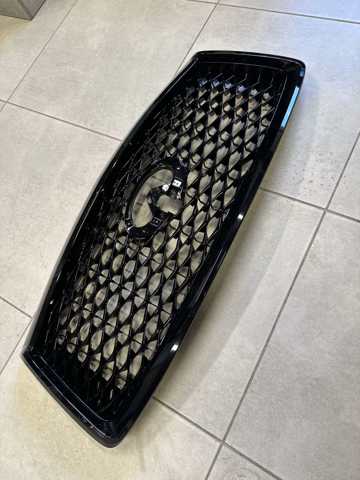 Решітка радіатора 623106GW0A Nissan/Infiniti