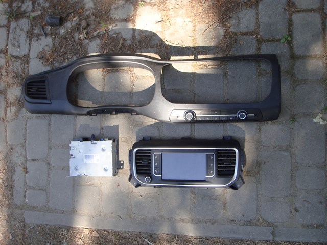 Дисплей багатофункціональний Peugeot/Citroen 9831665880