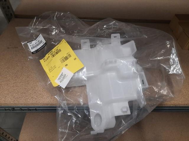 Бачок омивача K03167481 Mazda
